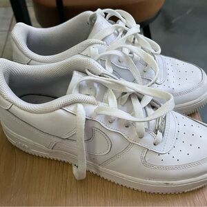 Nike Classic All-White Leather Sneakers size 7